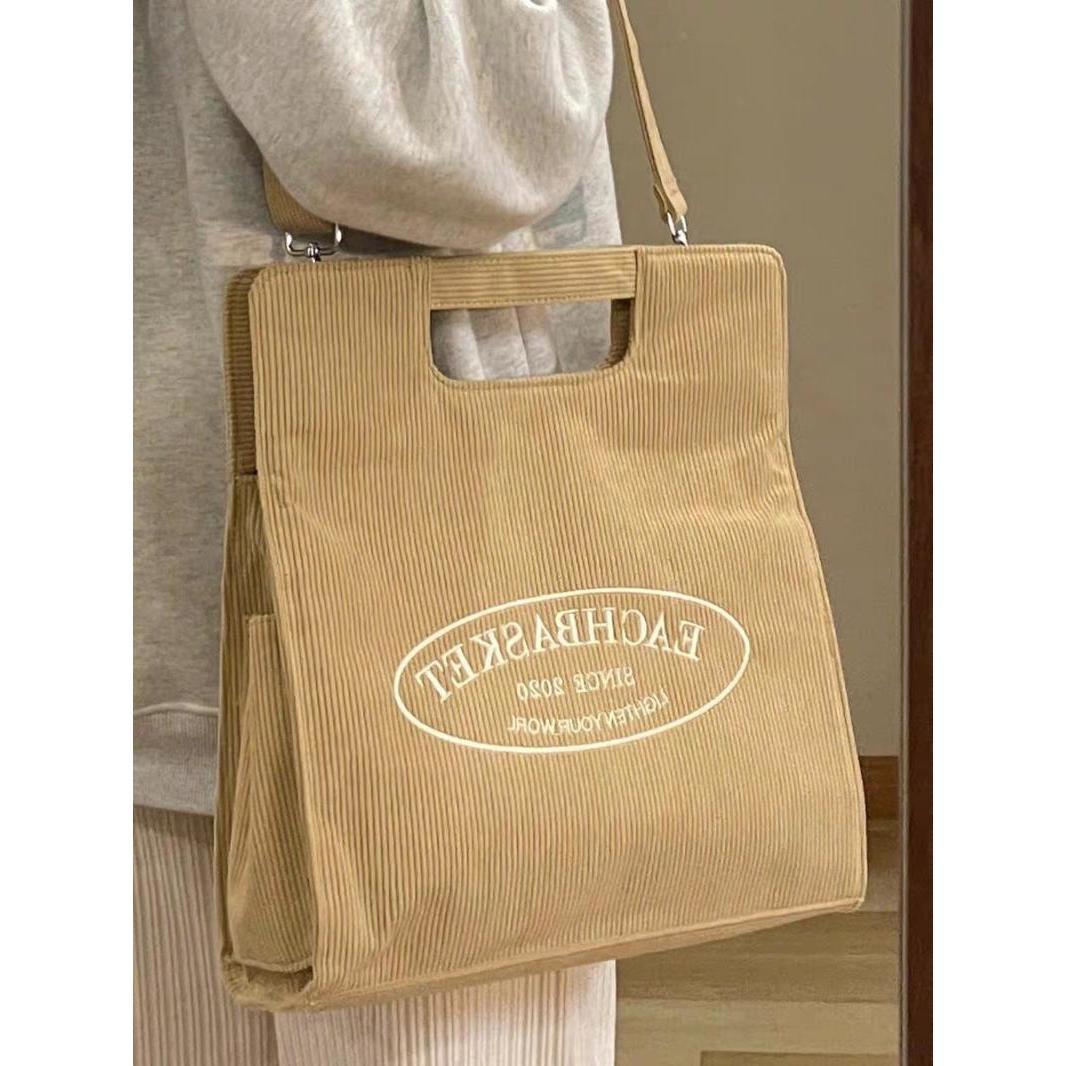 Retro Harajuku Letter Tote Bag Women Corduroy Large Capacity Stripe Shoulder Bag Ladies Korean Commute Versatile Crossbody Bags 34x36x20cm хаки
Retro Harajuku Letter Tote Bag Women Corduroy Large Capacity Stripe Shoulder Bag Ladies Korean Commute Versatile Crossbody Bags 34x36x20cm хаки