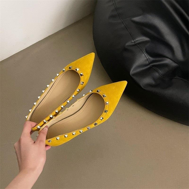 Pointed inner height increase rivet single shoes women s 2025 spring and summer new shallow mouth soft sole red wedding shoes banquet ladyshoes 35 чёрный
Pointed inner height increase rivet single shoes women s 2025 spring and summer new shallow mouth soft sole red wedding shoes banquet ladyshoes 35 чёрный