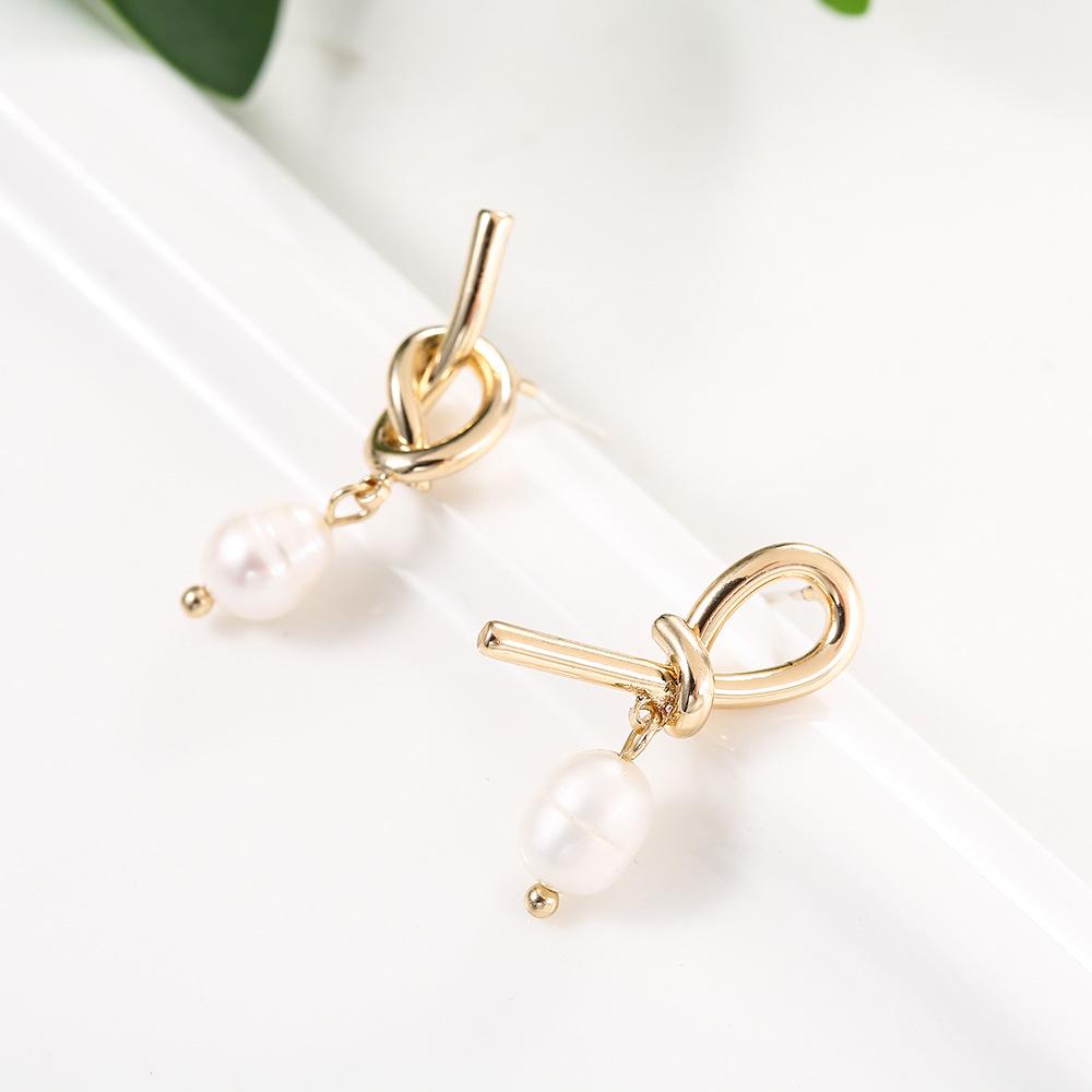 925 Silver Asymmetrical Knotted Baroque Pearl Stud Earrings - Minimalist Style Net Red Dangle
925 Silver Asymmetrical Knotted Baroque Pearl Stud Earrings - Minimalist Style Net Red Dangle