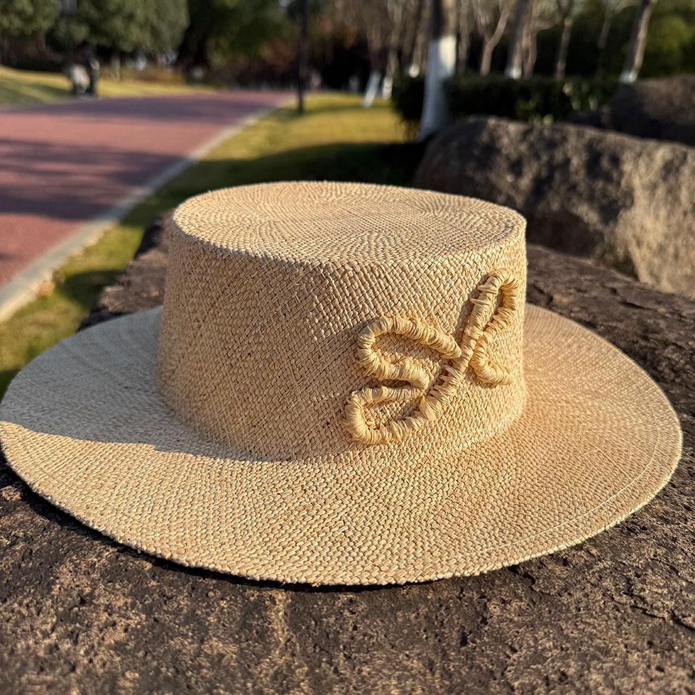Classic Summer Natural Grass Wide Brim Straw Hat For Women Summer Leisure Sunshade Hat French Flat Top Handmade Sewing Sun Hat 54-58cm
Classic Summer Natural Grass Wide Brim Straw Hat For Women Summer Leisure Sunshade Hat French Flat Top Handmade Sewing Sun Hat 54-58cm