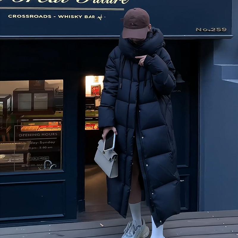 Очень холодная утолщенная пуховая куртка женская длинная 2025 зимняя мода с капюшоном выше колена свободная теплая большая куртка-одеяло тренд S чёрный
