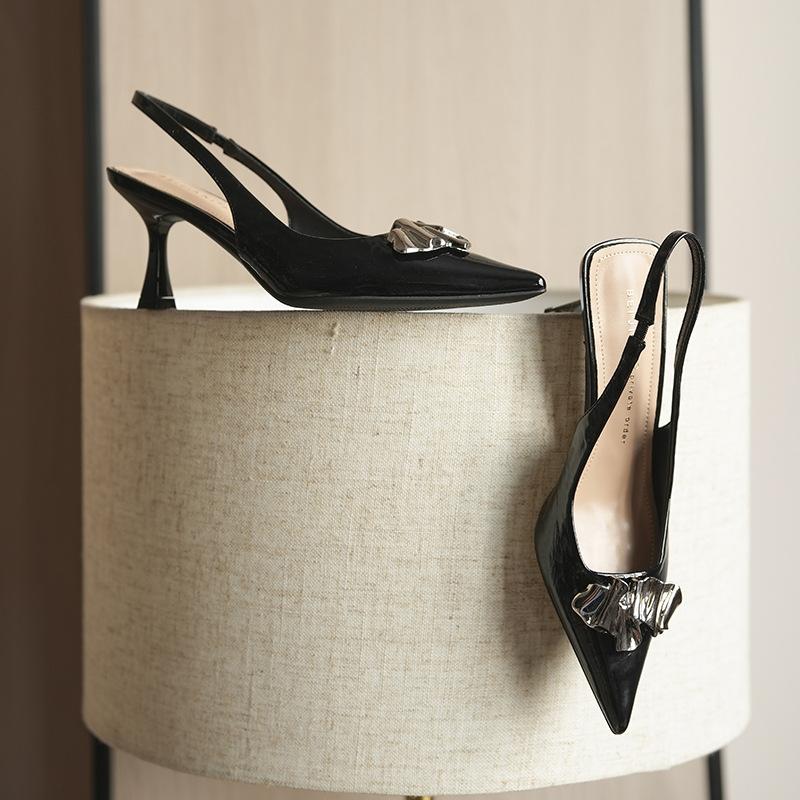 Металлическая отделка, высококачественные туфли-лодочки с острым носком и тонким высоким каблуком, женские сандалии с закрытым носком, летняя обувь для улицы 34 чёрный
Металлическая отделка, высококачественные туфли-лодочки с острым носком и тонким высоким каблуком, женские сандалии с закрытым носком, летняя обувь для улицы 34 чёрный