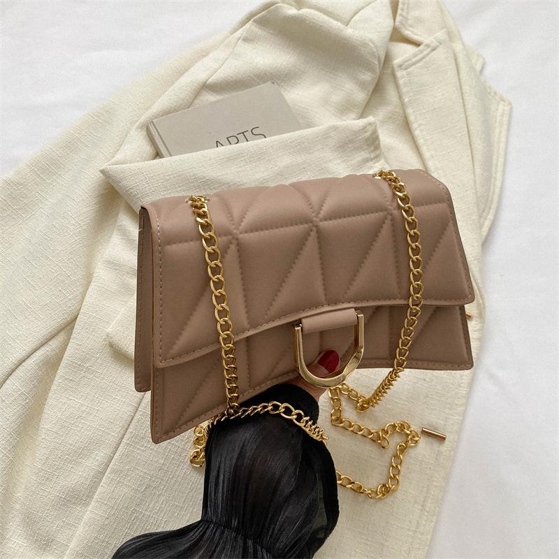 Bag women s 2024 autumn new casual commuter shoulder bag chain personalized messenger bag fashionable Korean version small square bag хакі
Bag women s 2024 autumn new casual commuter shoulder bag chain personalized messenger bag fashionable Korean version small square bag хакі