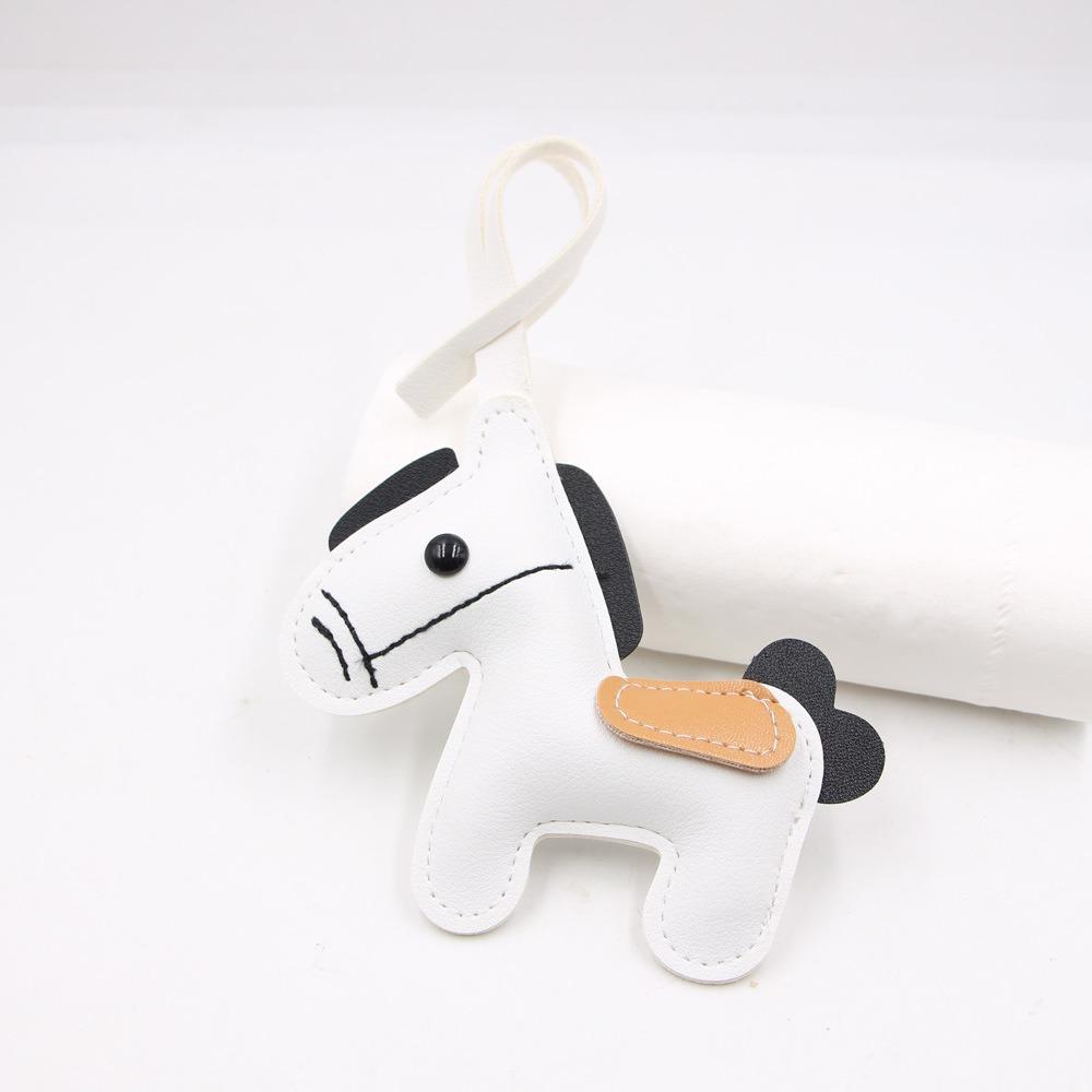 Trendy Vintage Horse Year Bag Pendant Cartoon Lightweight Horse Hanging Rope PU Leather Pony Charms Bag Keyring Decoration белый
Trendy Vintage Horse Year Bag Pendant Cartoon Lightweight Horse Hanging Rope PU Leather Pony Charms Bag Keyring Decoration белый