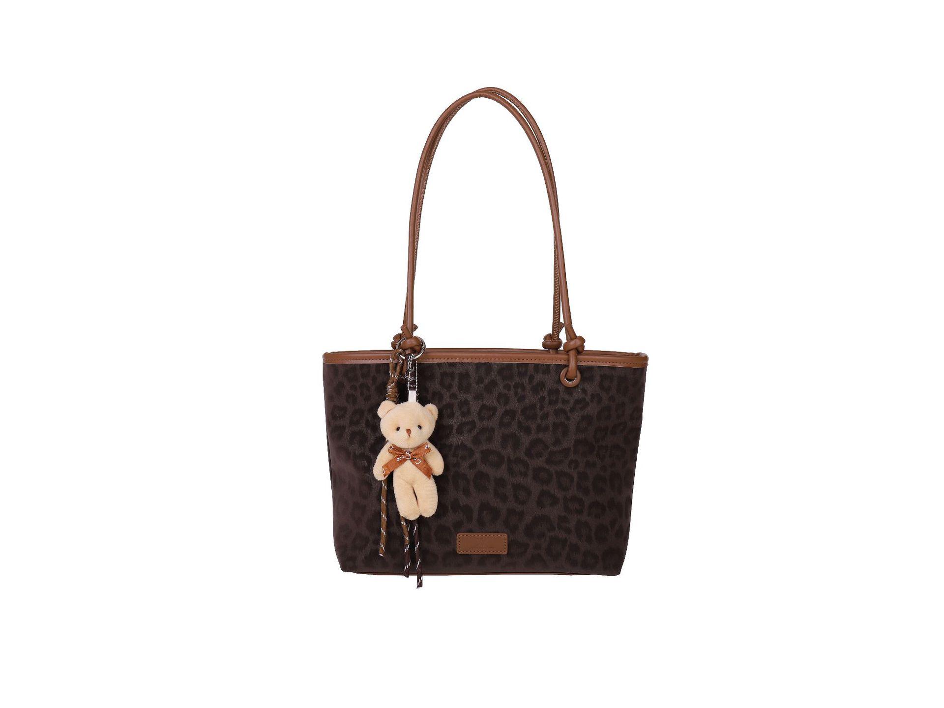 Leopard Print Textured Crossbody Bag - Fashionable Large Capacity Korean Style Tote Without Pendant сірий колір
Leopard Print Textured Crossbody Bag - Fashionable Large Capacity Korean Style Tote Without Pendant сірий колір
