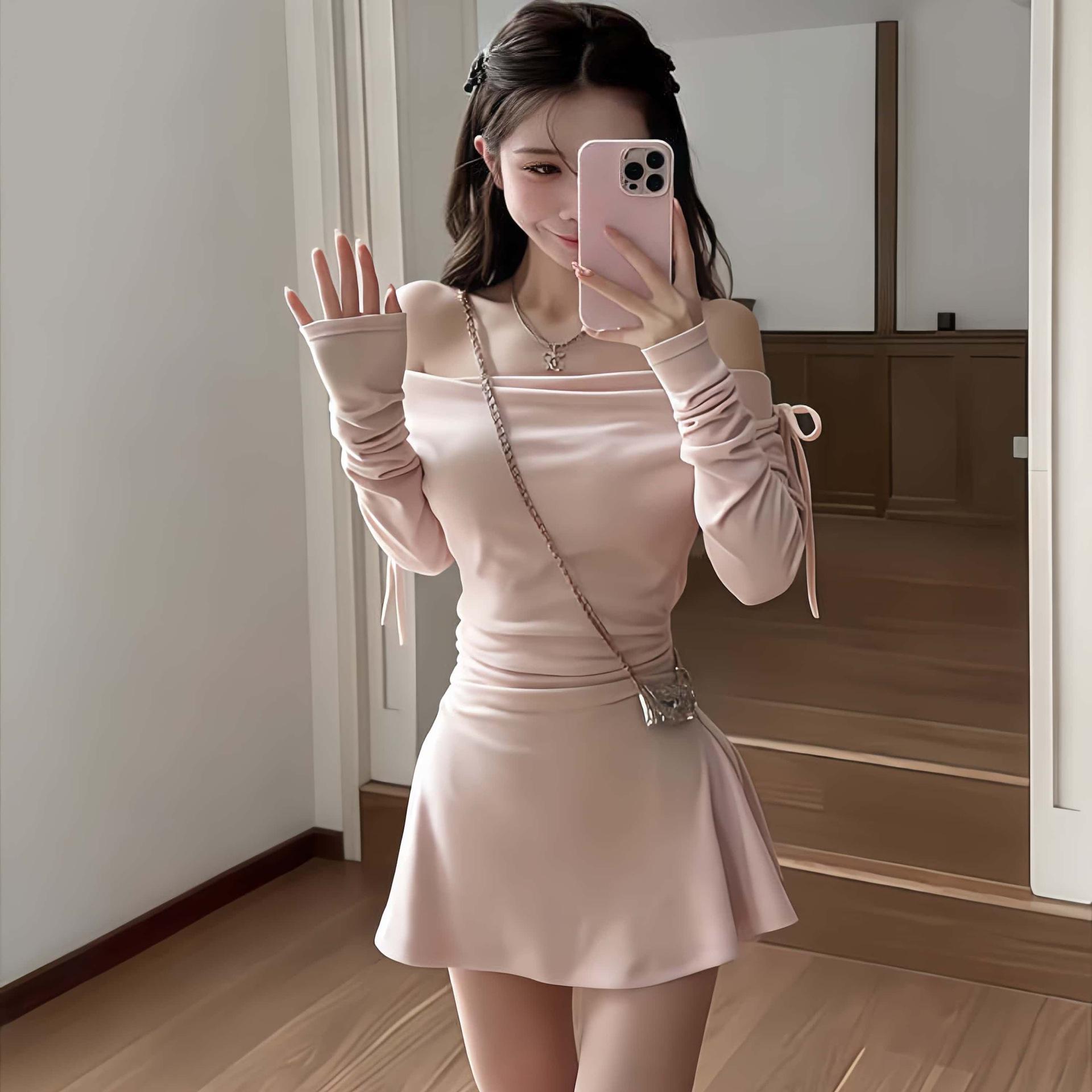 Pleated One-Shoulder Bow Dress - Stretch Waist, Short Skirt, Korean Design for Women, Autumn/Winter Extra Large
Pleated One-Shoulder Bow Dress - Stretch Waist, Short Skirt, Korean Design for Women, Autumn/Winter Extra Large