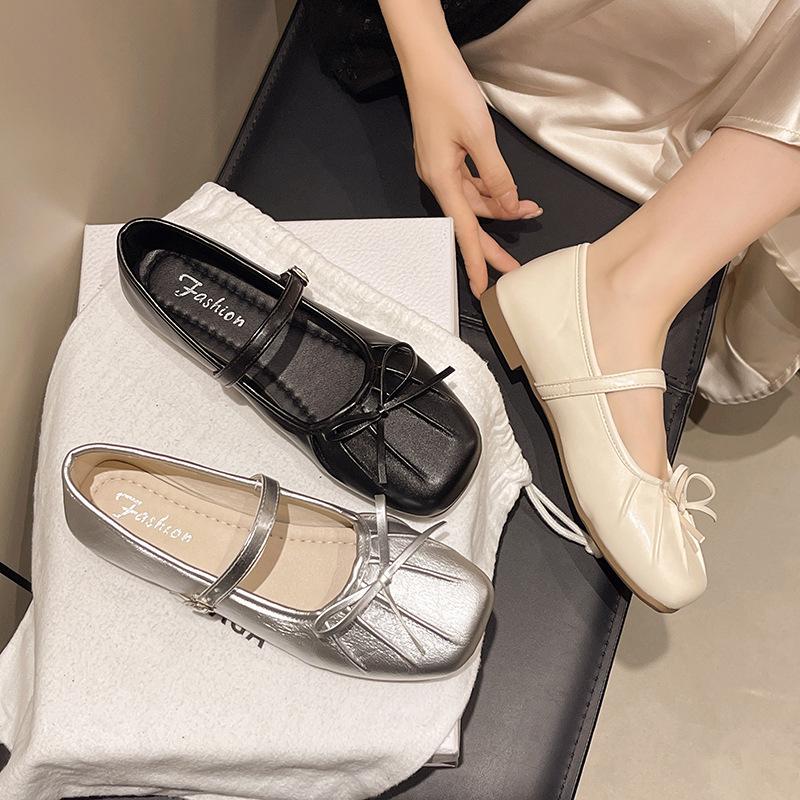 Summer new fashionable and comfortable denim women s Korean version of Mary Jane shoes flat one-word drag casual beach shallow mouth single shoes 35 чёрный
Summer new fashionable and comfortable denim women s Korean version of Mary Jane shoes flat one-word drag casual beach shallow mouth single shoes 35 чёрный