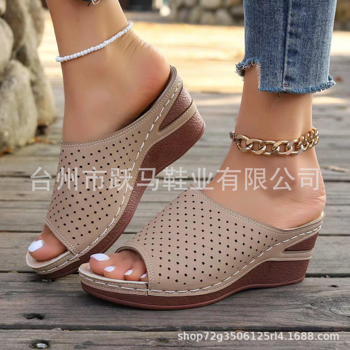 Европейские и американские сандалии женские на танкетке большого размера, летние новые туфли с лазерной полостью в форме рыбьего рта, тапочки для женщин 43 светло-серый