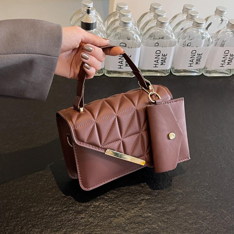 Women S Bag On The New Small Square Bag Fashion Shoulder Bag Texture Pressure Shell Messenger Bag Simple Handbag коричневый
Women S Bag On The New Small Square Bag Fashion Shoulder Bag Texture Pressure Shell Messenger Bag Simple Handbag коричневый