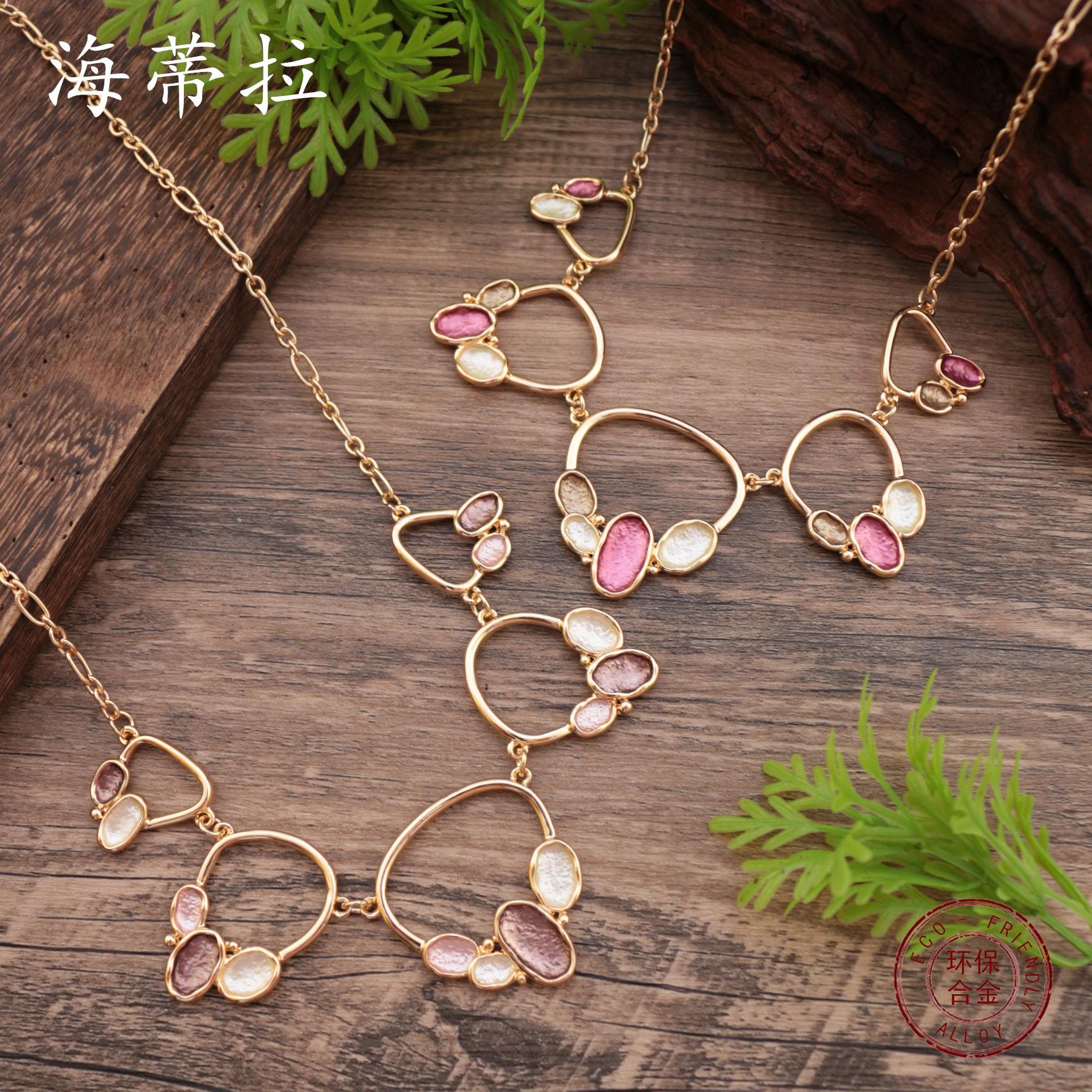 New enamel color hollow cat claw alloy necklace, women s cute simple color cat claw neck chain
New enamel color hollow cat claw alloy necklace, women s cute simple color cat claw neck chain
