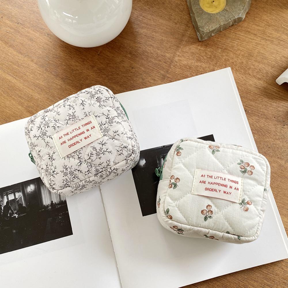Organizer Data Cable Bag Small Coin Purse Portable Earphone Storage Pouch Earphone Peony flower
Organizer Data Cable Bag Small Coin Purse Portable Earphone Storage Pouch Earphone Peony flower