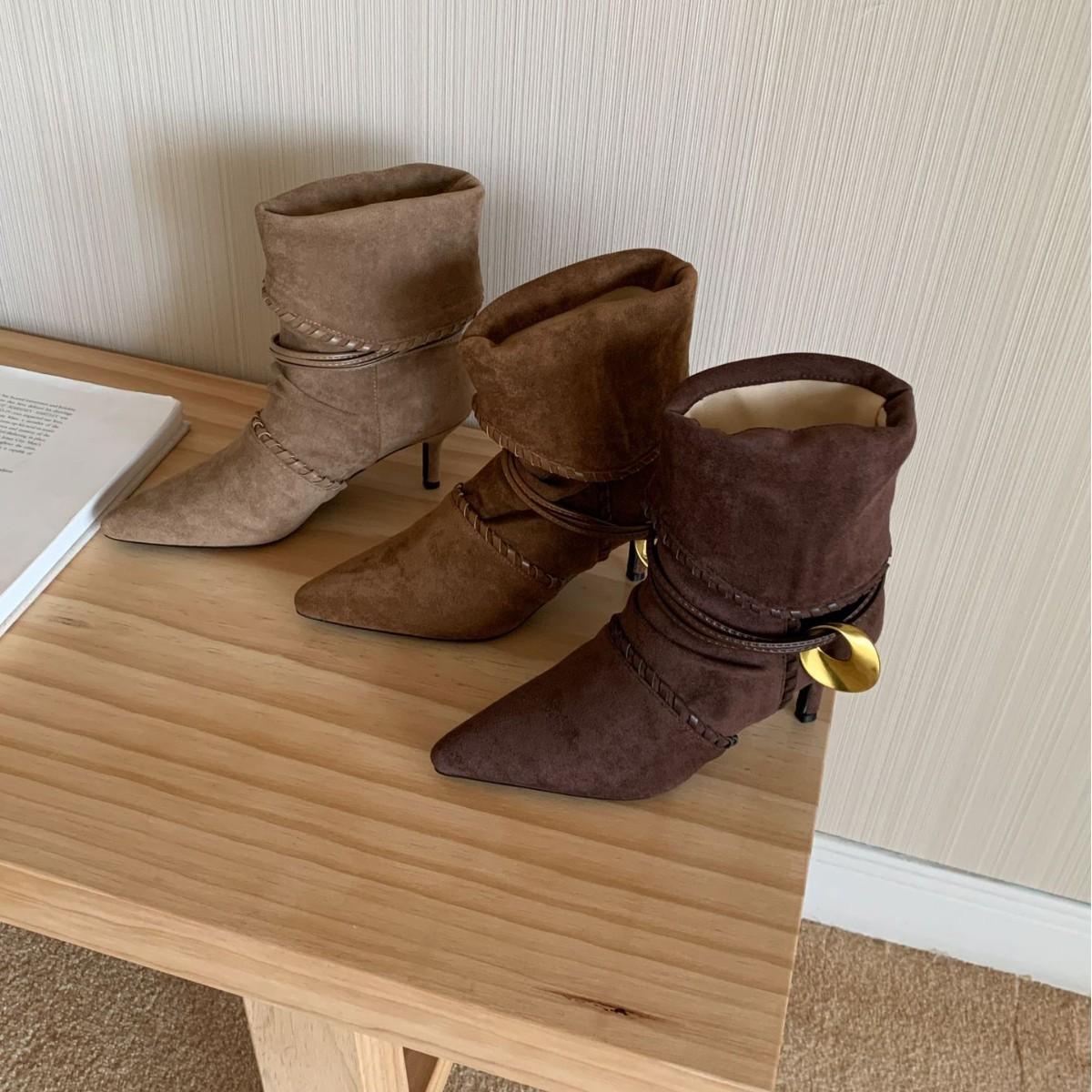 Small fashion~ Retro pointed mid-boots women s boots 25 years autumn and winter suede stiletto short boots~ 39 темно-коричневого кольору
Small fashion~ Retro pointed mid-boots women s boots 25 years autumn and winter suede stiletto short boots~ 39 темно-коричневого кольору