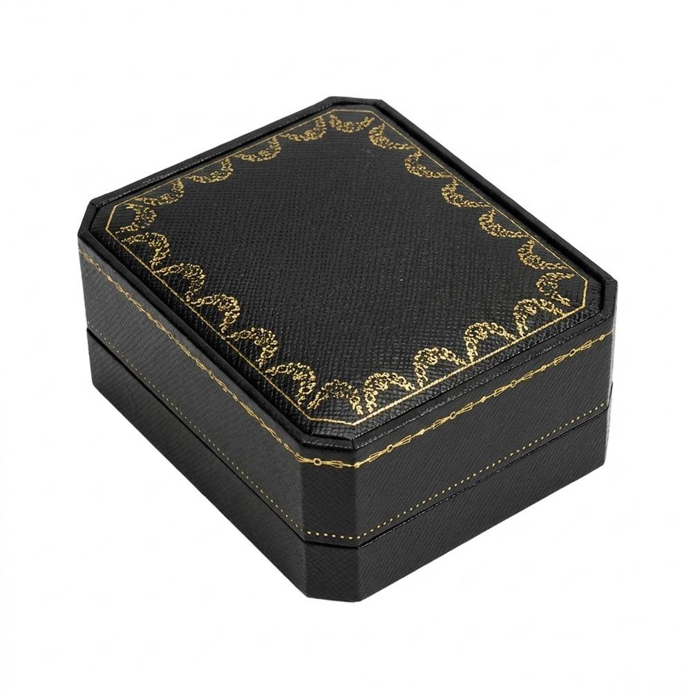 Sleek Necklace Display Box Vintage Necklace Storage Box Jewelry Organizer Wedding Gift Box чёрный
Sleek Necklace Display Box Vintage Necklace Storage Box Jewelry Organizer Wedding Gift Box чёрный