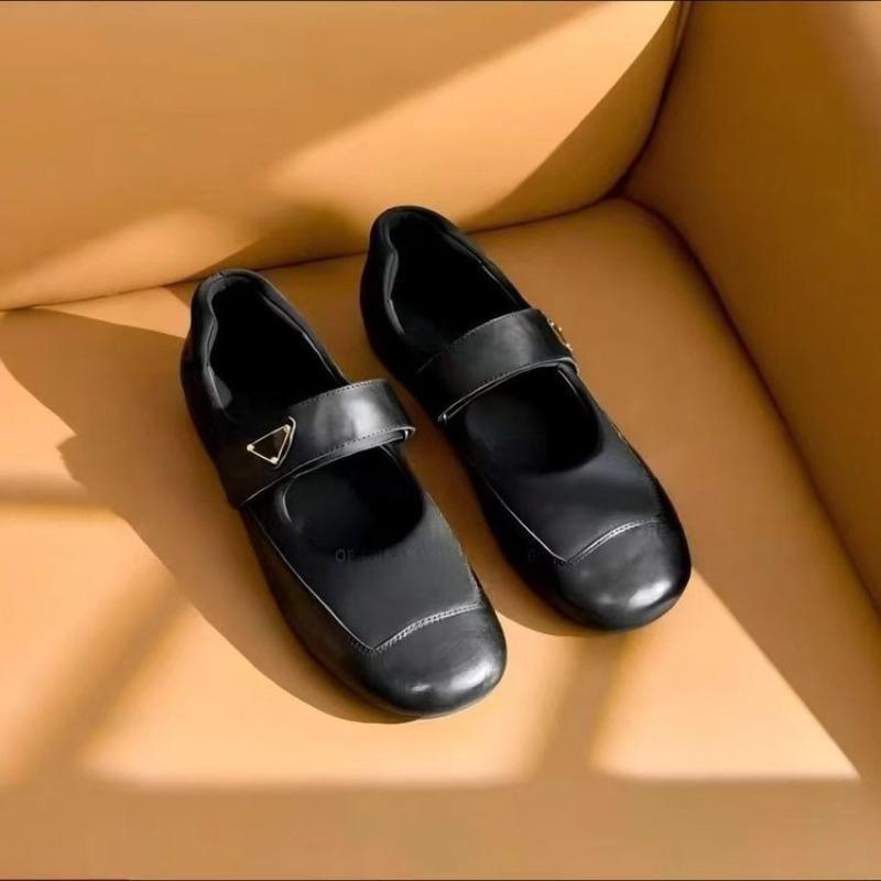 Новые осенние удобные одинарные туфли из мягкой кожи, женские туфли на мягкой подошве с мелким вырезом, кожаные туфли в повседневном стиле, нескользящие балетки 40 чёрный
Новые осенние удобные одинарные туфли из мягкой кожи, женские туфли на мягкой подошве с мелким вырезом, кожаные туфли в повседневном стиле, нескользящие балетки 40 чёрный