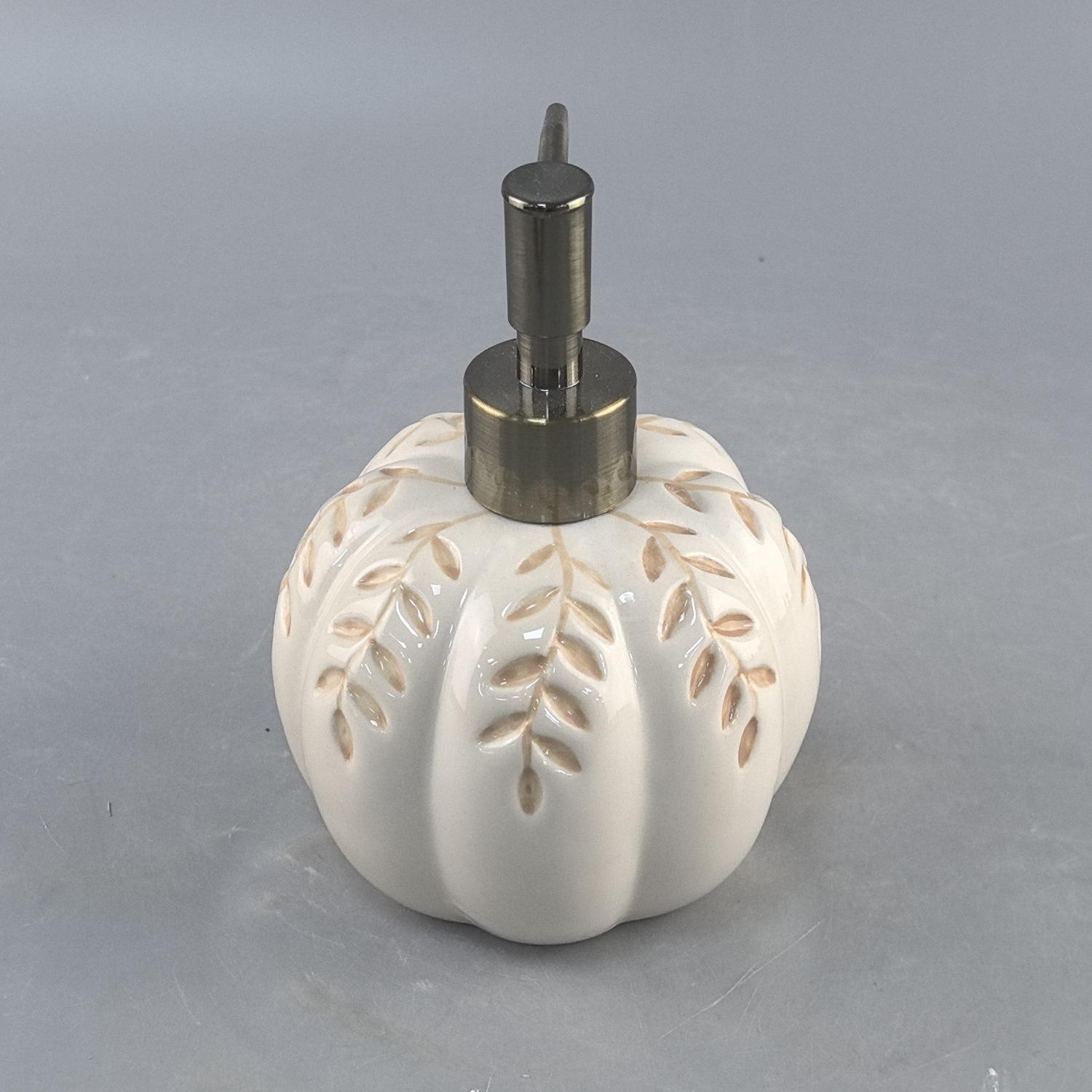 460ml Creative Halloween Ceramic Pumpkin lotion Bottle Hotel Bathroom Ceramic lotion Bottle Separate Bottle Press soap dispenser
460ml Creative Halloween Ceramic Pumpkin lotion Bottle Hotel Bathroom Ceramic lotion Bottle Separate Bottle Press soap dispenser