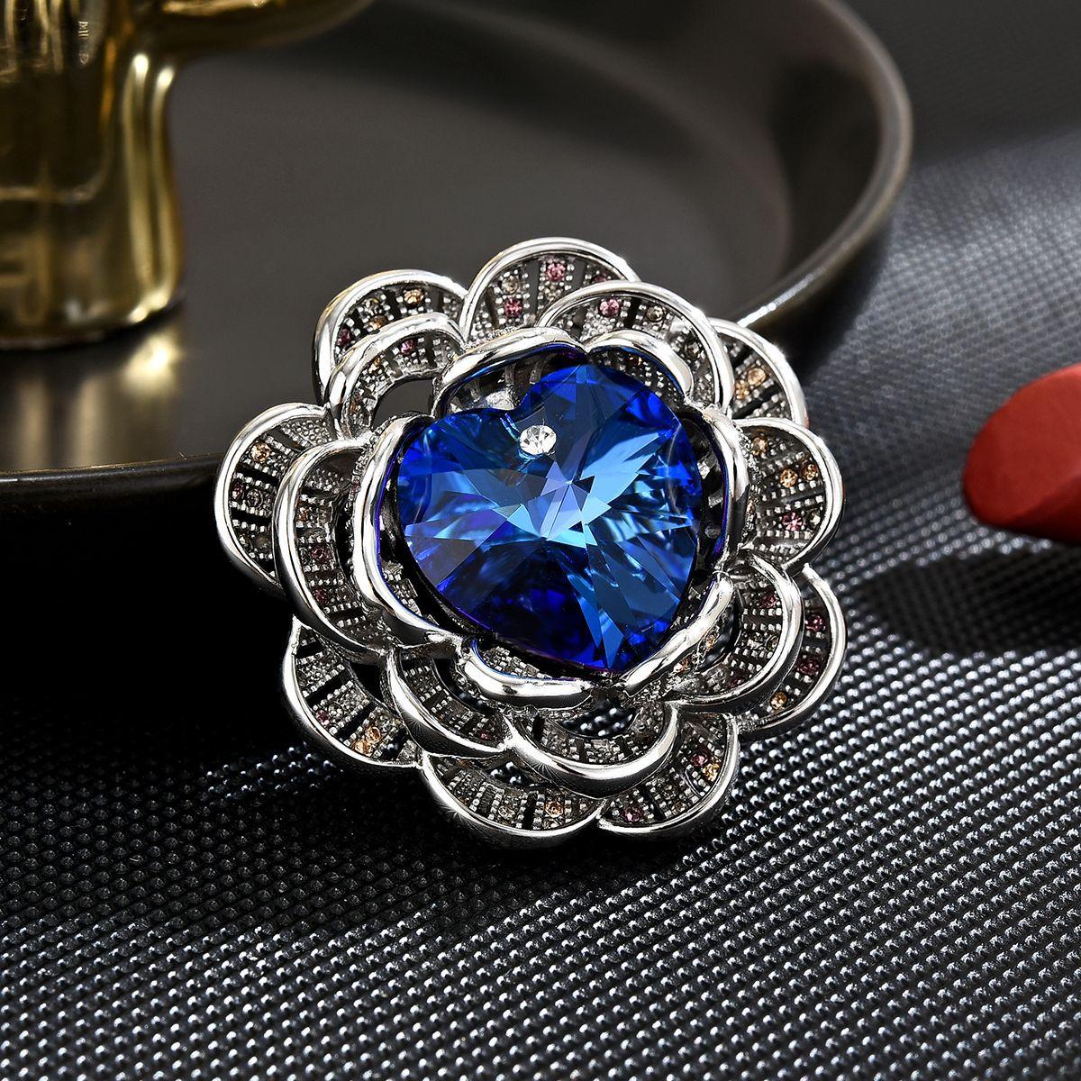 Light Luxury Elegant And Exquisite Versatile Chest Flower Large Pin Buckle Brooch Versatile Coat Suit Accessories
Light Luxury Elegant And Exquisite Versatile Chest Flower Large Pin Buckle Brooch Versatile Coat Suit Accessories