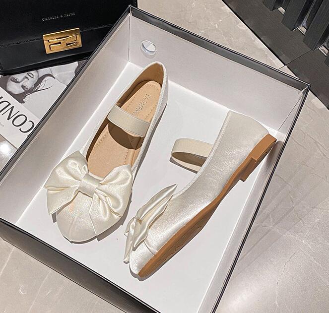 2024 Женские балетки с бабочкой, шелковые туфли Мэри Джейн, женские туфли на плоской подошве с эластичной резинкой, удобные мокасины с круглым носком, женская обувь для невесты, свадьба 4.5 белый
2024 Женские балетки с бабочкой, шелковые туфли Мэри Джейн, женские туфли на плоской подошве с эластичной резинкой, удобные мокасины с круглым носком, женская обувь для невесты, свадьба 4.5 белый