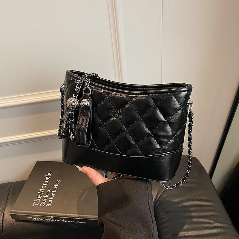 Сегодняшняя популярная сумка-ведро на цепочке с бриллиантами, женская модная для работы, универсальная сумка-мессенджер с высоким чувством стиля чёрный
Сегодняшняя популярная сумка-ведро на цепочке с бриллиантами, женская модная для работы, универсальная сумка-мессенджер с высоким чувством стиля чёрный