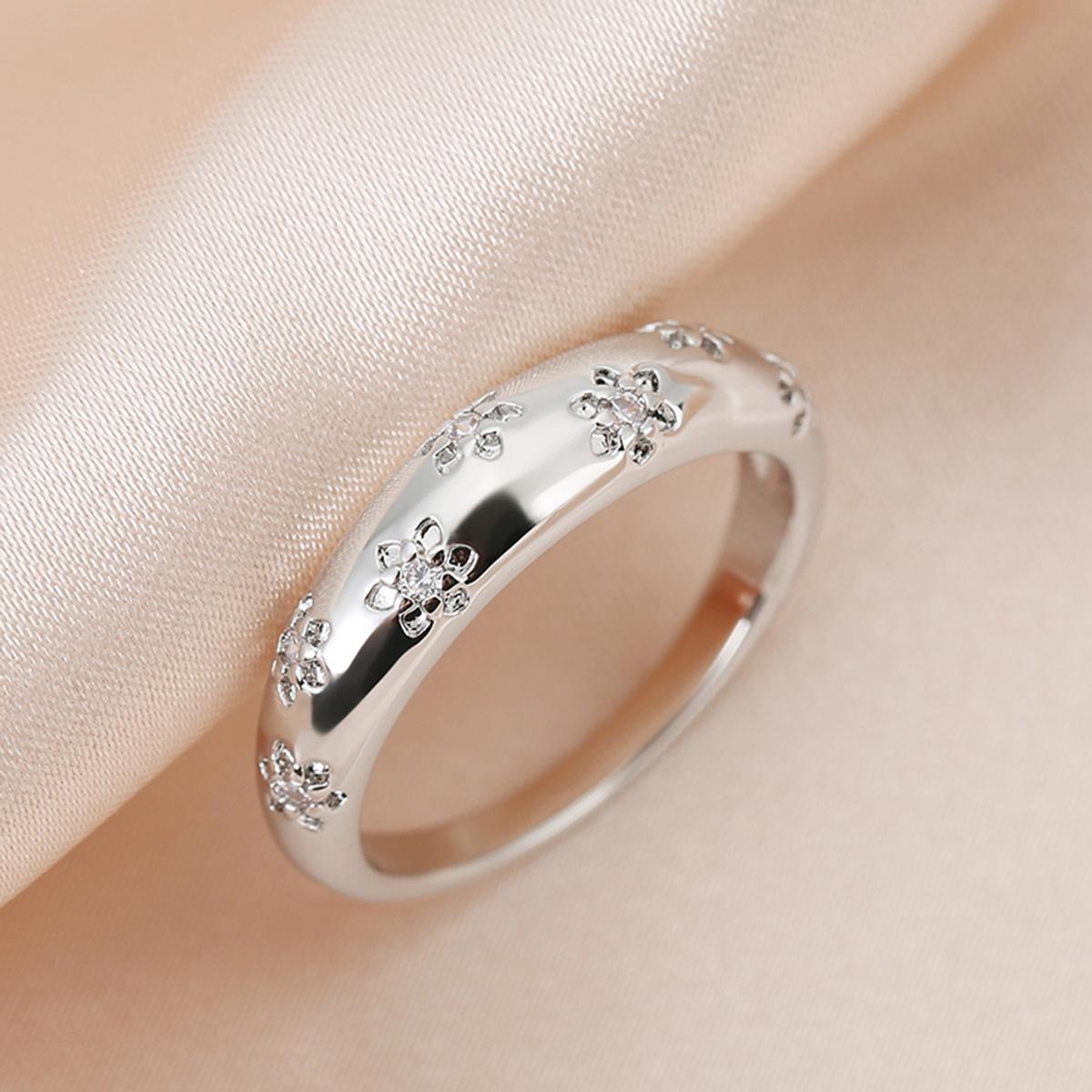 Luxury Zircon Flower Ring For Women Minimalist High End Niche Design Band Elegant Jewelry Gift no. 5 серебряный
Luxury Zircon Flower Ring For Women Minimalist High End Niche Design Band Elegant Jewelry Gift no. 5 серебряный