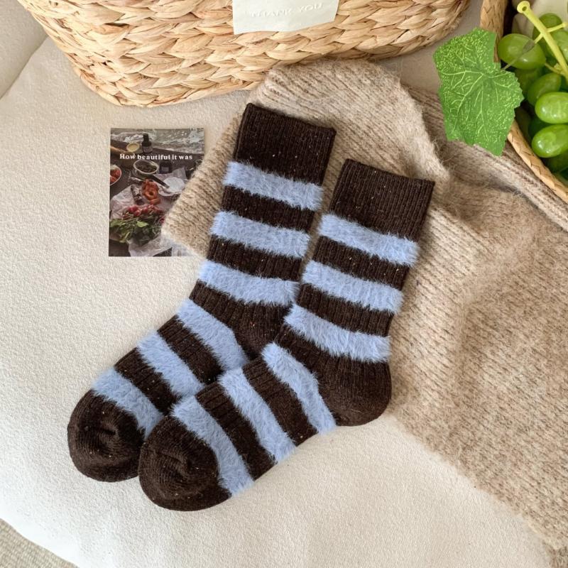 Women S Winter Polka Dot Socks Mid Tube Cute Mink Velvet Sock Thickened Warm Sleeping Stockings
Women S Winter Polka Dot Socks Mid Tube Cute Mink Velvet Sock Thickened Warm Sleeping Stockings