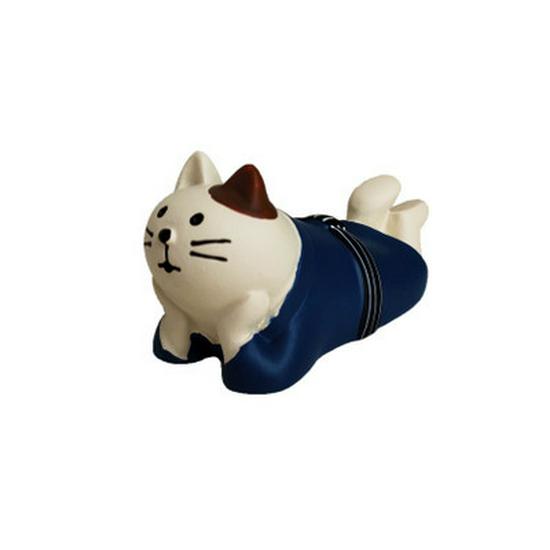 Japanese ZAKKA Resin Miniature Cat Ornament: Creative Desk or Bookstore Decor & Birthday Gift.
Japanese ZAKKA Resin Miniature Cat Ornament: Creative Desk or Bookstore Decor & Birthday Gift.