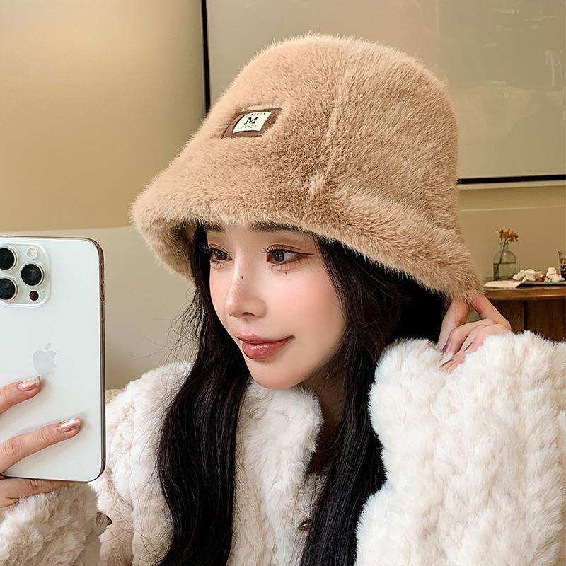Универсальная пушистая шляпа-рыбак для женщин, модная и элегантная, теплая и защищающая от холода, подчеркивающая лицо, с маленькой тканевой этикеткой, шляпа-ведро M(56-58cm)