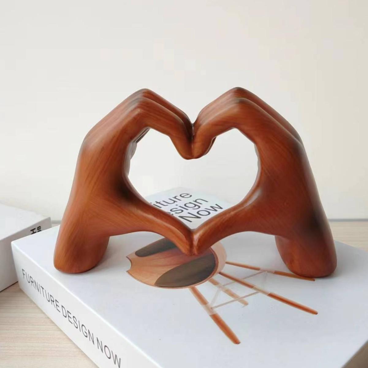 Heart-Shaped Resin Mother s Day Statue: Creative Desktop Ornament for a Luxurious Touch
Heart-Shaped Resin Mother s Day Statue: Creative Desktop Ornament for a Luxurious Touch