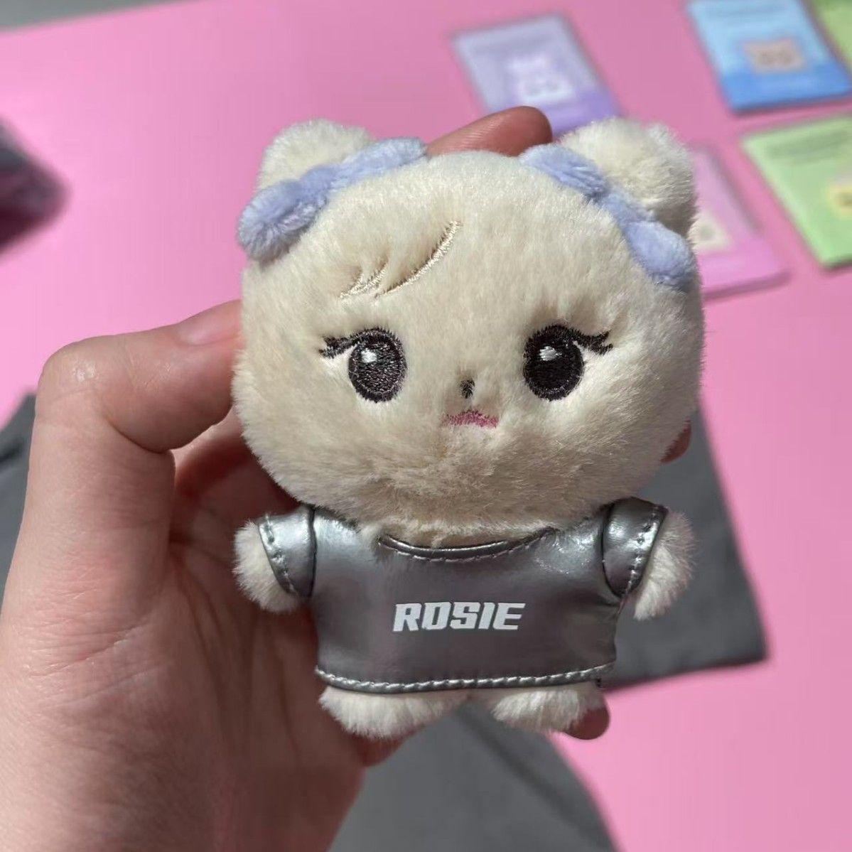 Cute BLACKPINK Jump Flash Plush Doll Keyring
Cute BLACKPINK Jump Flash Plush Doll Keyring
