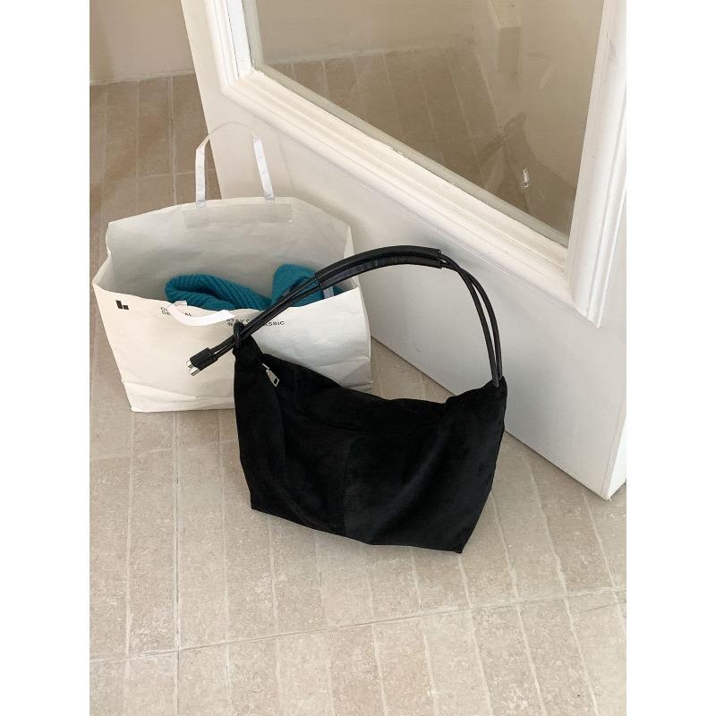 Осенне-зимняя замшевая сумка ретро однотонная сумка-пельмень универсальная большая вместимость новая женская сумка через плечо чёрный
Осенне-зимняя замшевая сумка ретро однотонная сумка-пельмень универсальная большая вместимость новая женская сумка через плечо чёрный