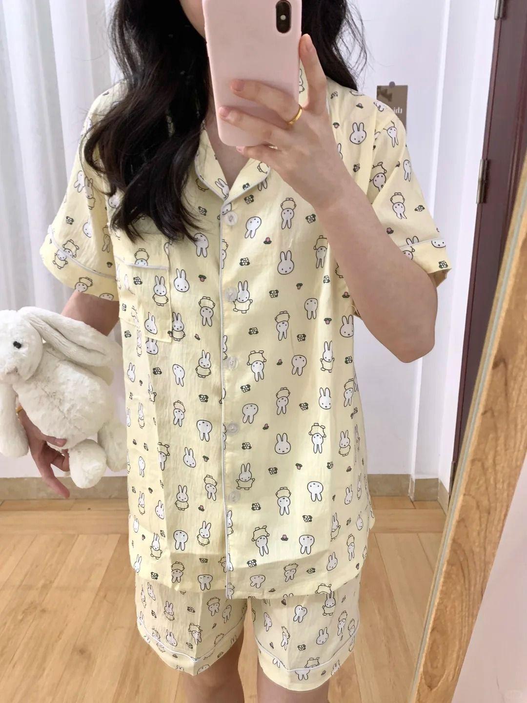 Japanese soft and cute full print yellow rabbit pajamas women s summer short-sleeved shorts loungewear set can be worn outside two sets S
Japanese soft and cute full print yellow rabbit pajamas women s summer short-sleeved shorts loungewear set can be worn outside two sets S