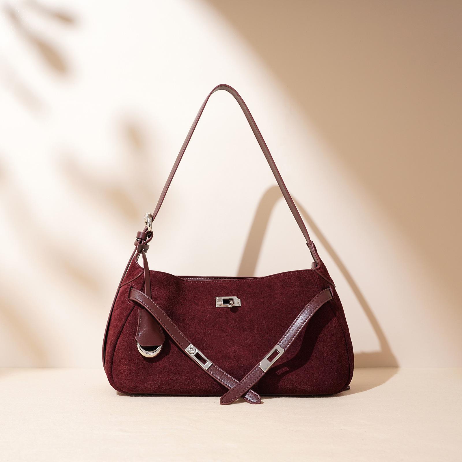 2025 new niche design matte cowhide women s bag underarm bag commuting versatile single shoulder crossbody portable small square bag темно-коричневого кольору
2025 new niche design matte cowhide women s bag underarm bag commuting versatile single shoulder crossbody portable small square bag темно-коричневого кольору