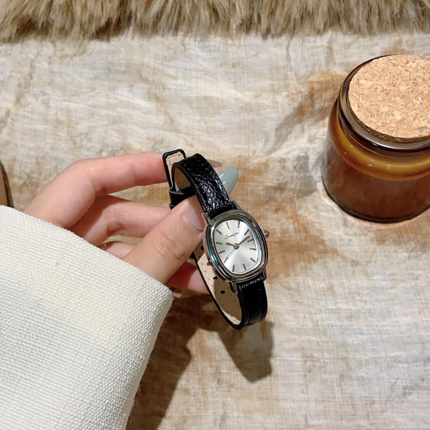 Sunlifex Simple Temperament Square Round Watch Women S Literary Retro Mori Belt Student Workplace Quartz Watch
Sunlifex Simple Temperament Square Round Watch Women S Literary Retro Mori Belt Student Workplace Quartz Watch