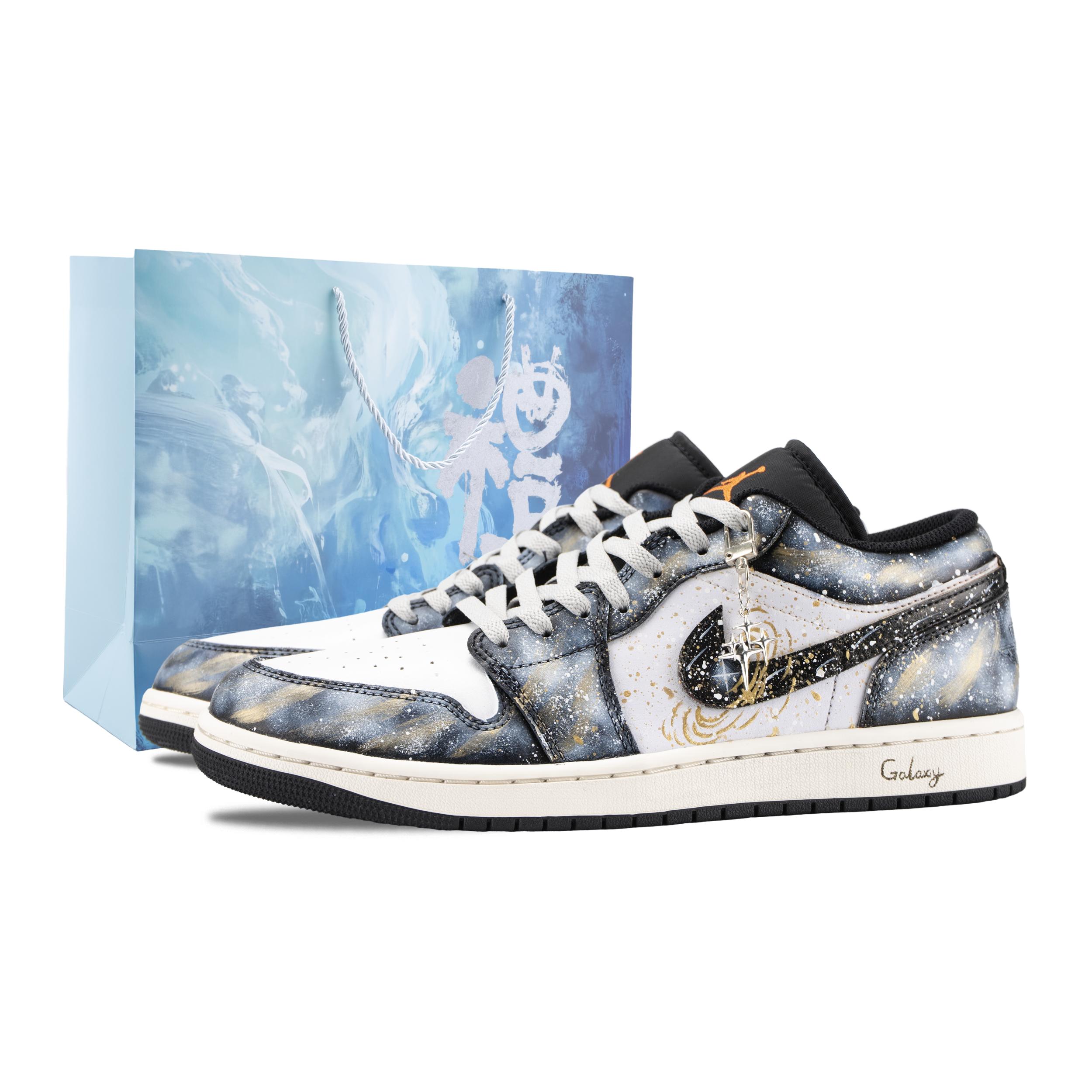 Jordan Air Jordan 1 Universe Phantom Abrasion Resistant Abrasion Resistant Vintage Basketball Shoes Unisex Gray Gold 553558-081(Team626-) 44.5
Jordan Air Jordan 1 Universe Phantom Abrasion Resistant Abrasion Resistant Vintage Basketball Shoes Unisex Gray Gold 553558-081(Team626-) 44.5