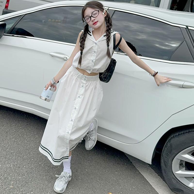 Летний комплект в корейском стиле с матросским воротником 2024: Жилет без рукавов и юбка миди для больших детей 160cm
Летний комплект в корейском стиле с матросским воротником 2024: Жилет без рукавов и юбка миди для больших детей 160cm