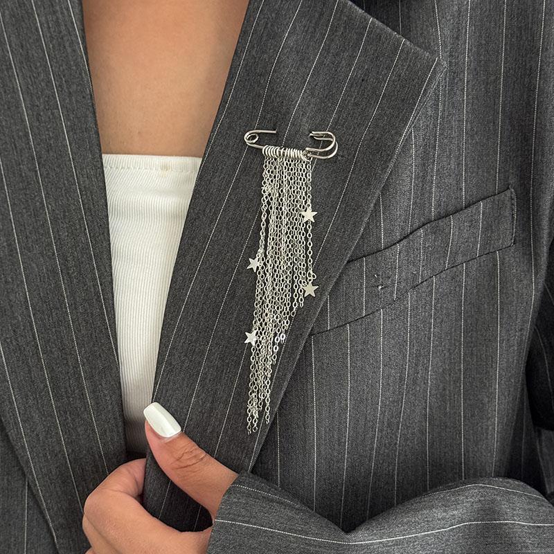 Hip-hop Rock Five-pointed Star-shaped Chain Multiple Tassels Brooches for Women Metal Pin Pants Ankle Chain Shortening Jewelry
Hip-hop Rock Five-pointed Star-shaped Chain Multiple Tassels Brooches for Women Metal Pin Pants Ankle Chain Shortening Jewelry