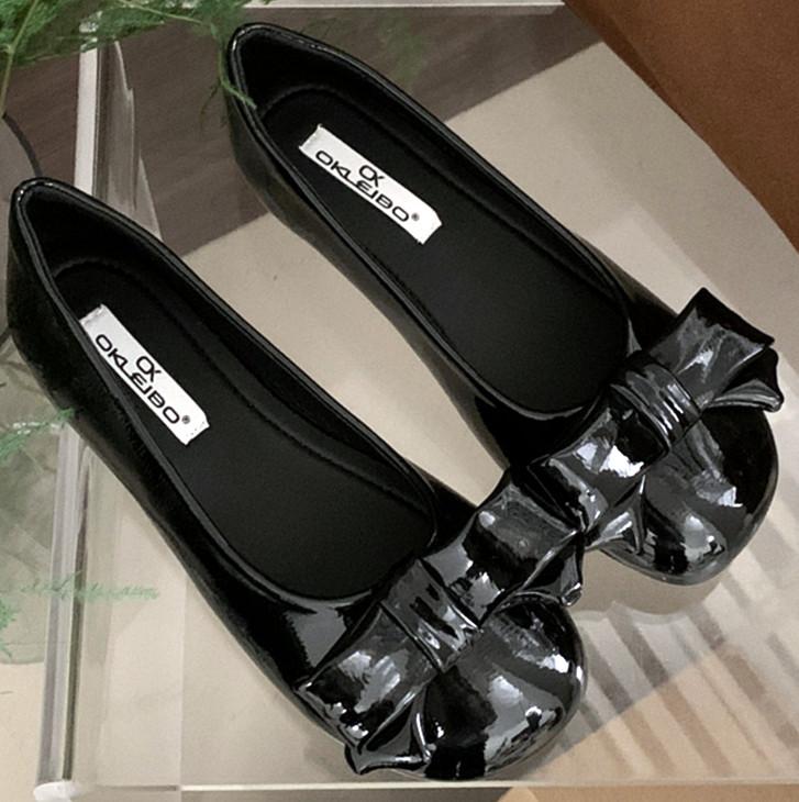 Fashion Sweet Bow Square Heel Women Flat Shoes Shallow Round Toe Slide Sandals Fashion Non-slip Comfortable Patent Leather Women Sandals 35 чёрный
Fashion Sweet Bow Square Heel Women Flat Shoes Shallow Round Toe Slide Sandals Fashion Non-slip Comfortable Patent Leather Women Sandals 35 чёрный