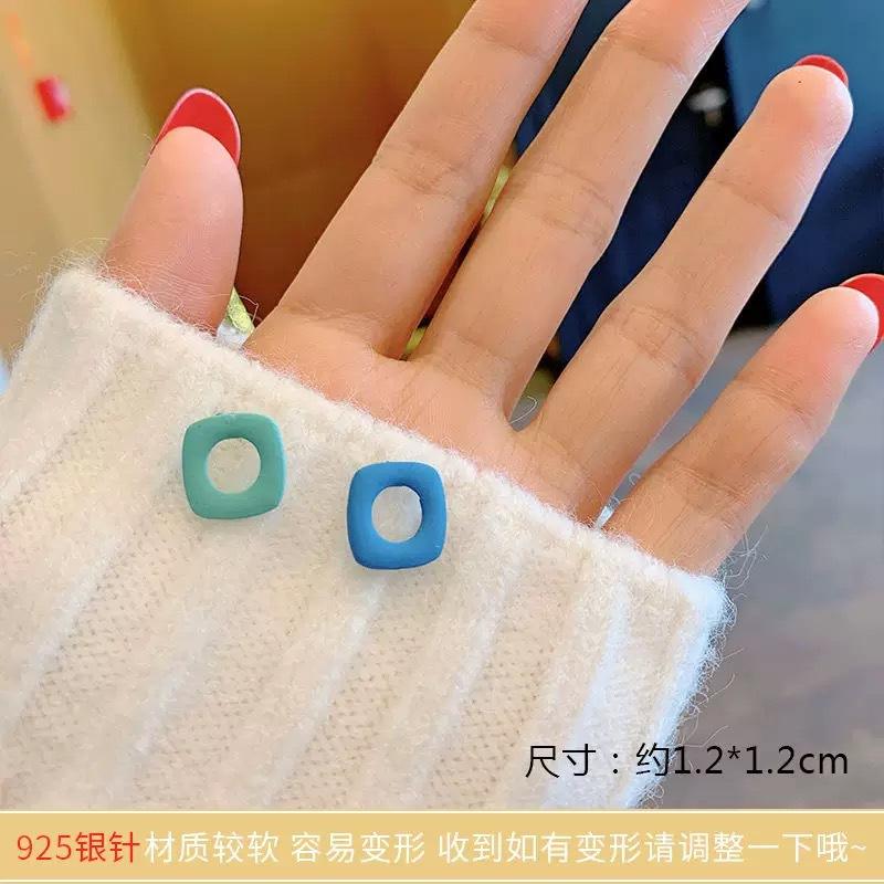 S silver needle contrasting color asymmetrical geometric square stud earrings female niche sweet small simple candy color earrings
S silver needle contrasting color asymmetrical geometric square stud earrings female niche sweet small simple candy color earrings