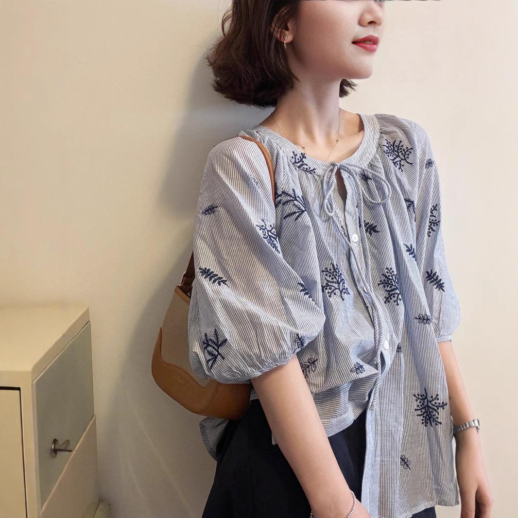 2025 Summer Korean Versatile Embroidered Tie-Up Short Sleeve Blouse for Women - Loose Slimming Babydoll Top Large
2025 Summer Korean Versatile Embroidered Tie-Up Short Sleeve Blouse for Women - Loose Slimming Babydoll Top Large