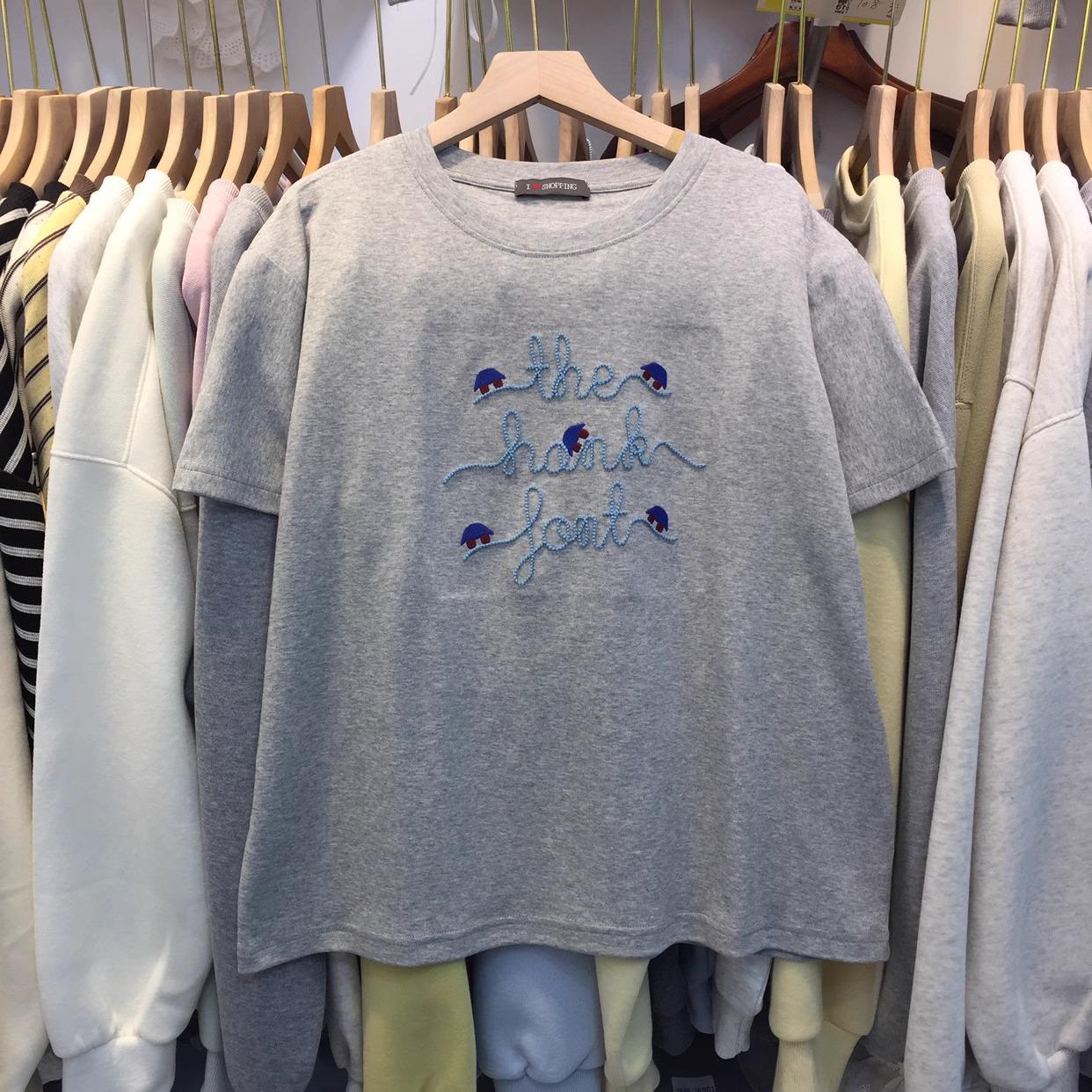 Белая женская футболка с коротким рукавом из чистого хлопка с вышивкой в стиле ретро, коллекция весна 2025 - Базовый топ свободного кроя M
Белая женская футболка с коротким рукавом из чистого хлопка с вышивкой в стиле ретро, коллекция весна 2025 - Базовый топ свободного кроя M