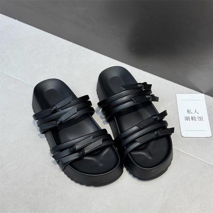 Butterfly old dream~ thick-soled beach slippers women s 2025 summer new wear casual versatile height-increasing open-toed sandals 40 чорний
Butterfly old dream~ thick-soled beach slippers women s 2025 summer new wear casual versatile height-increasing open-toed sandals 40 чорний