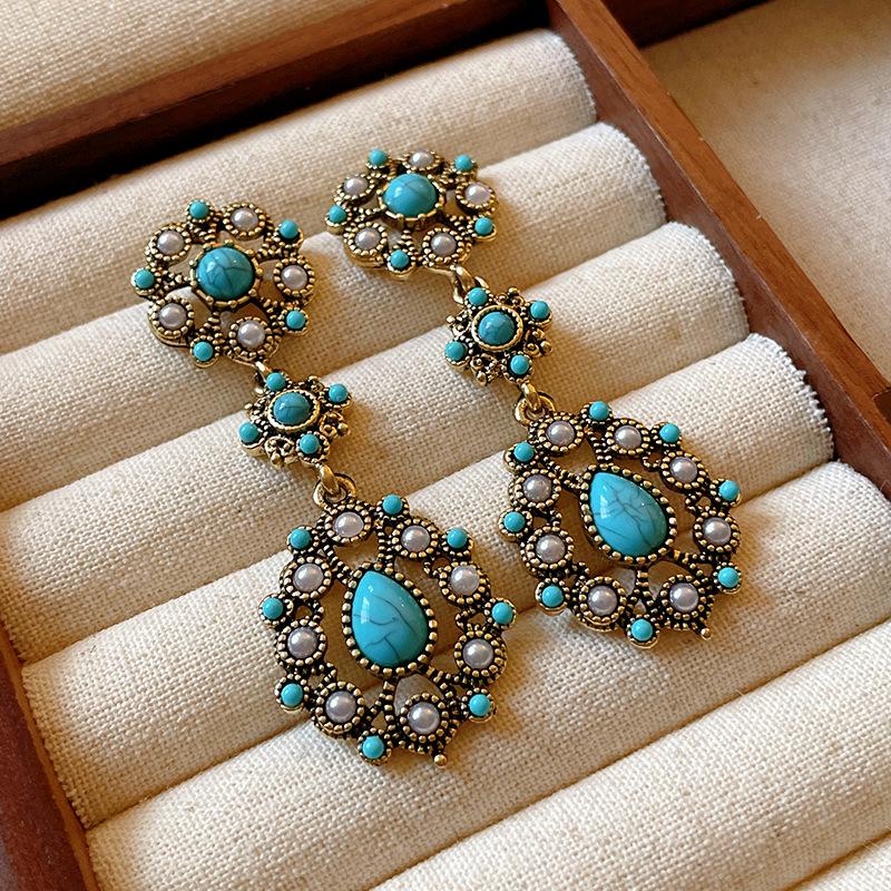 Medieval Vintage Earrings Silver Needle Flower Water Drop Artificial Stone Pearl Earrings Women s Retro Personality Temperament Earrings
Medieval Vintage Earrings Silver Needle Flower Water Drop Artificial Stone Pearl Earrings Women s Retro Personality Temperament Earrings