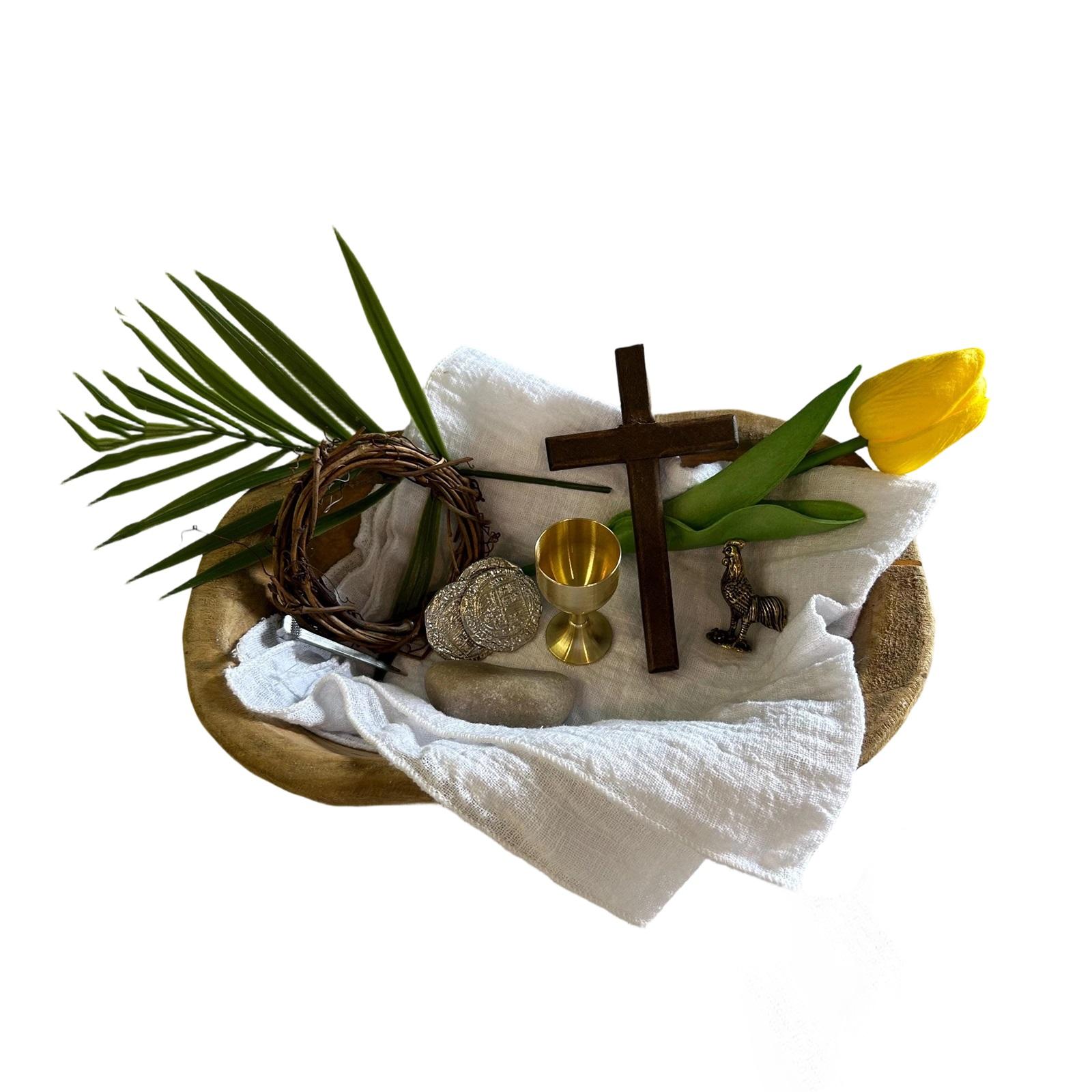 Faith Remembrance Memorial Set with Wooden Bowl Includes Cross Palm Leaf Crown of Thorns Chalice Cloth and Religious Symbols for Commemoration
Faith Remembrance Memorial Set with Wooden Bowl Includes Cross Palm Leaf Crown of Thorns Chalice Cloth and Religious Symbols for Commemoration