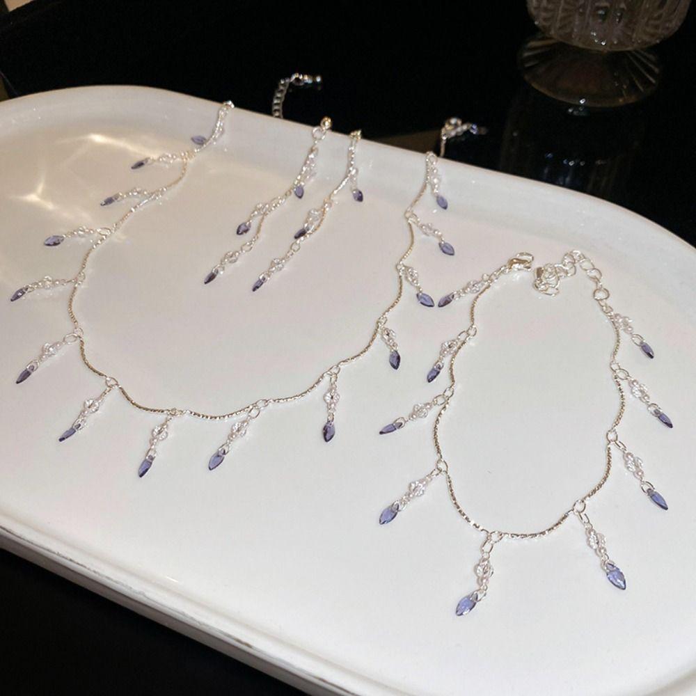 Sweet Leaf Zircon Crystal Pearl Necklace Pearl Clavicle Chain Long Tassel Drop Earrings Girl bracelet
Sweet Leaf Zircon Crystal Pearl Necklace Pearl Clavicle Chain Long Tassel Drop Earrings Girl bracelet