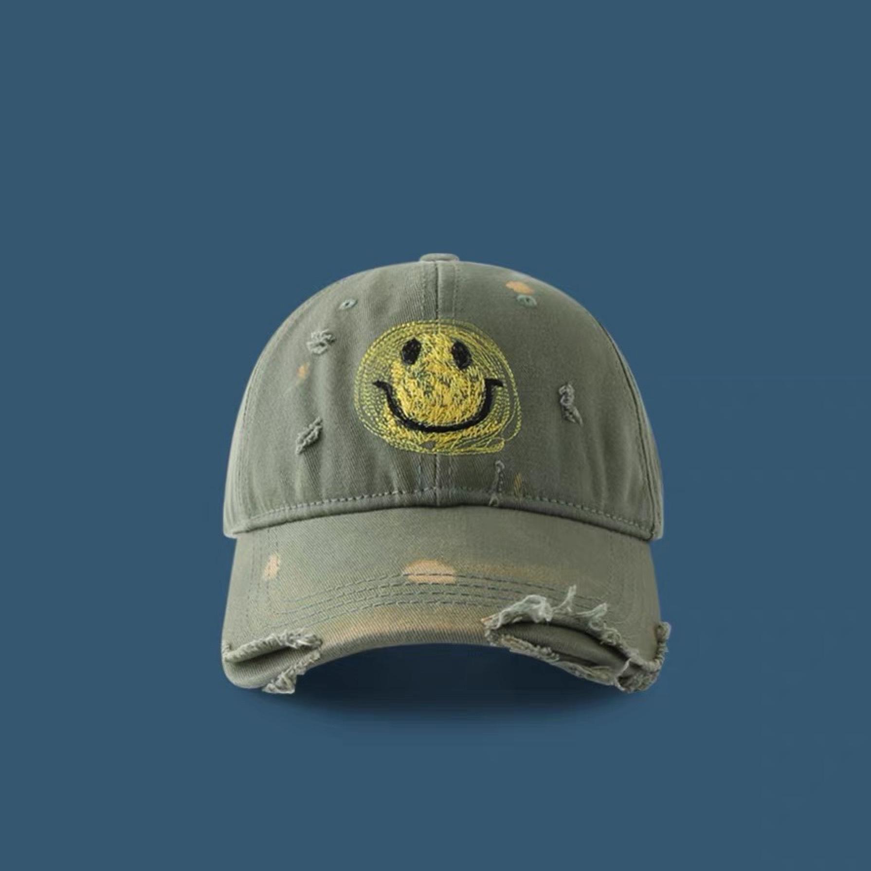 Classic Embroidered Smiley Face Soft Top Ripped Baseball Hat Korean Version Student Couple All Seasons Versatile Baseball Cap Made of Old Adjustable
Classic Embroidered Smiley Face Soft Top Ripped Baseball Hat Korean Version Student Couple All Seasons Versatile Baseball Cap Made of Old Adjustable