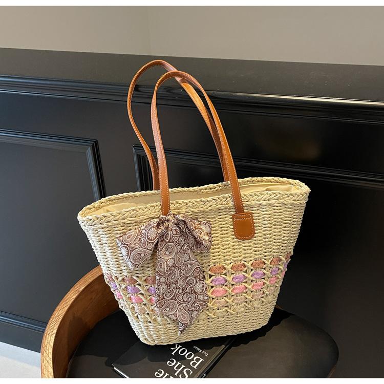 Women s Handheld Basket Straw Beach Bag 2025 Spring New Large Capacity Tote Bag Travel Leisure Bag
Women s Handheld Basket Straw Beach Bag 2025 Spring New Large Capacity Tote Bag Travel Leisure Bag
