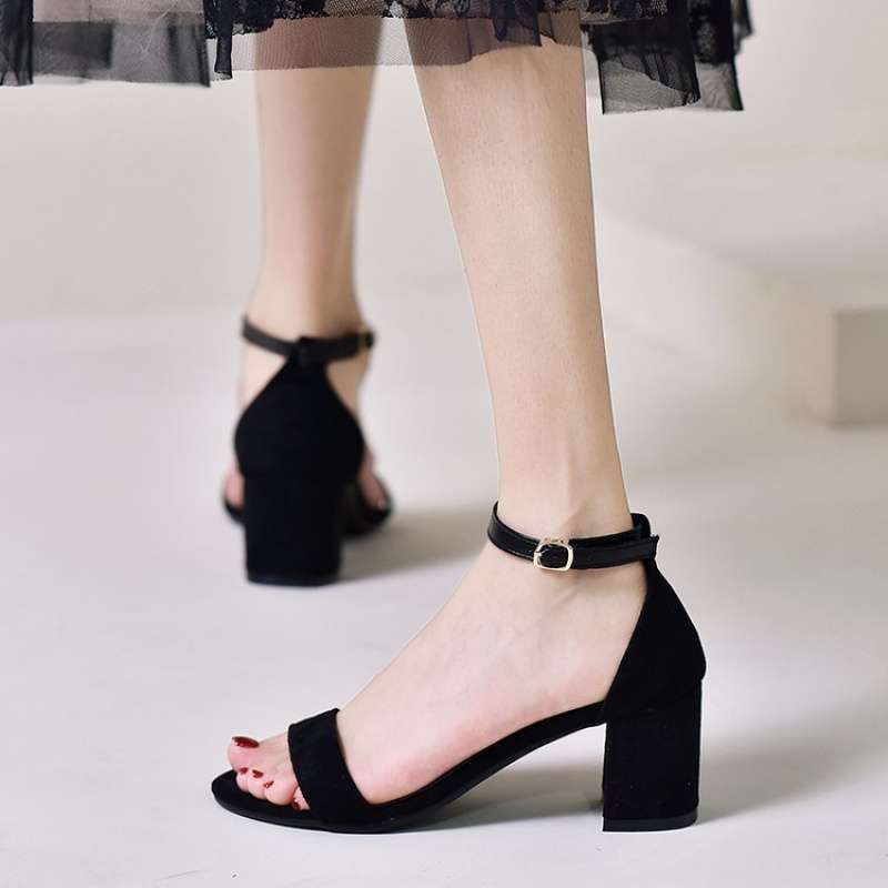 Женские туфли на высоком каблуке из маленькой кожи, осень-зима 2025, новые белые французские свадебные туфли, ретро, на толстом каблуке, на толстой подошве, с подъемом, туфли Мэри Джейн 39
Женские туфли на высоком каблуке из маленькой кожи, осень-зима 2025, новые белые французские свадебные туфли, ретро, на толстом каблуке, на толстой подошве, с подъемом, туфли Мэри Джейн 39