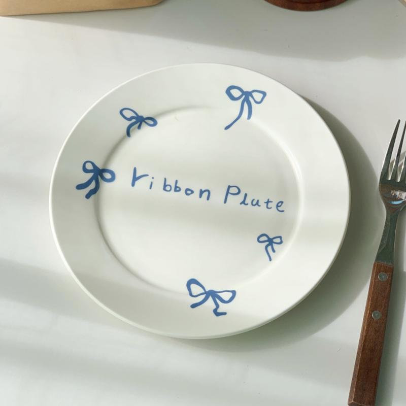 Bow Pattern Letter Round Ceramic Plates Household 8 Inch Overglaze Color Cake Dessert Dish Korean Style New Kitchen Tableware 8 inches синій
Bow Pattern Letter Round Ceramic Plates Household 8 Inch Overglaze Color Cake Dessert Dish Korean Style New Kitchen Tableware 8 inches синій