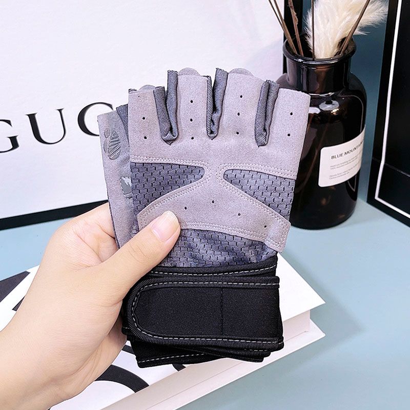 Fitness Training Wristband Gloves Women Summer Thin Two-in-One Body Equipment Training Anti-Cocoon Ice Silk Breathable Non-Slip Ice Silk D Net wrist guard half finger Gray L
Fitness Training Wristband Gloves Women Summer Thin Two-in-One Body Equipment Training Anti-Cocoon Ice Silk Breathable Non-Slip Ice Silk D Net wrist guard half finger Gray L