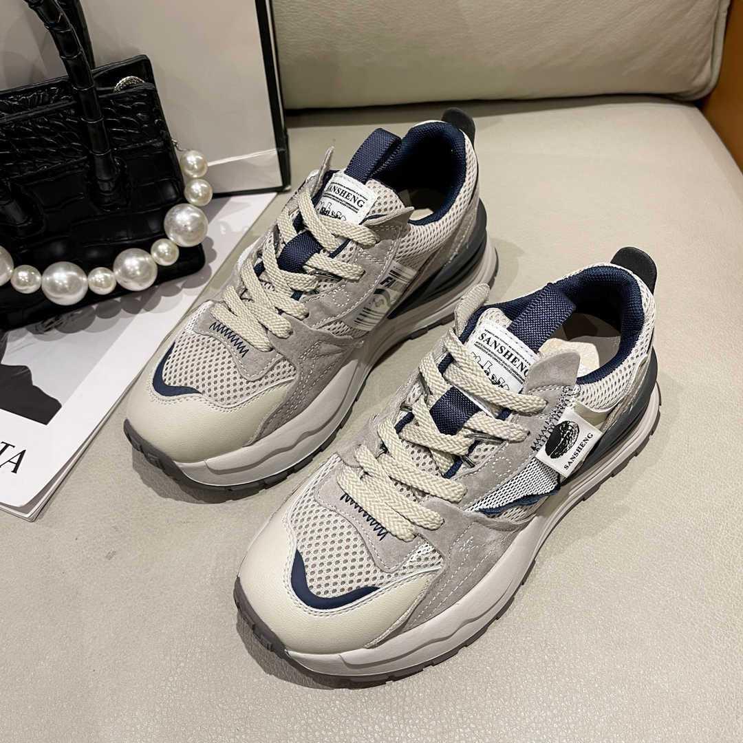 Корейская версия Дышащие кроссовки Женские Толстая подошва 2024 Новая мода Повседневные Простые Подходящие ко всему Беговые Женские туфли Осеннее время 40
Корейская версия Дышащие кроссовки Женские Толстая подошва 2024 Новая мода Повседневные Простые Подходящие ко всему Беговые Женские туфли Осеннее время 40