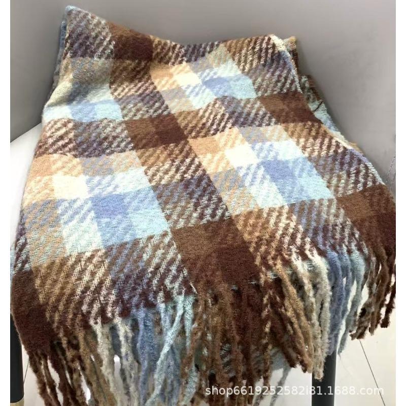 Korean Atmosphere Plaid Scarf Winter Warm Neck Protection Neck Scarf Thickened Warm Shawl Outer Wear
Korean Atmosphere Plaid Scarf Winter Warm Neck Protection Neck Scarf Thickened Warm Shawl Outer Wear